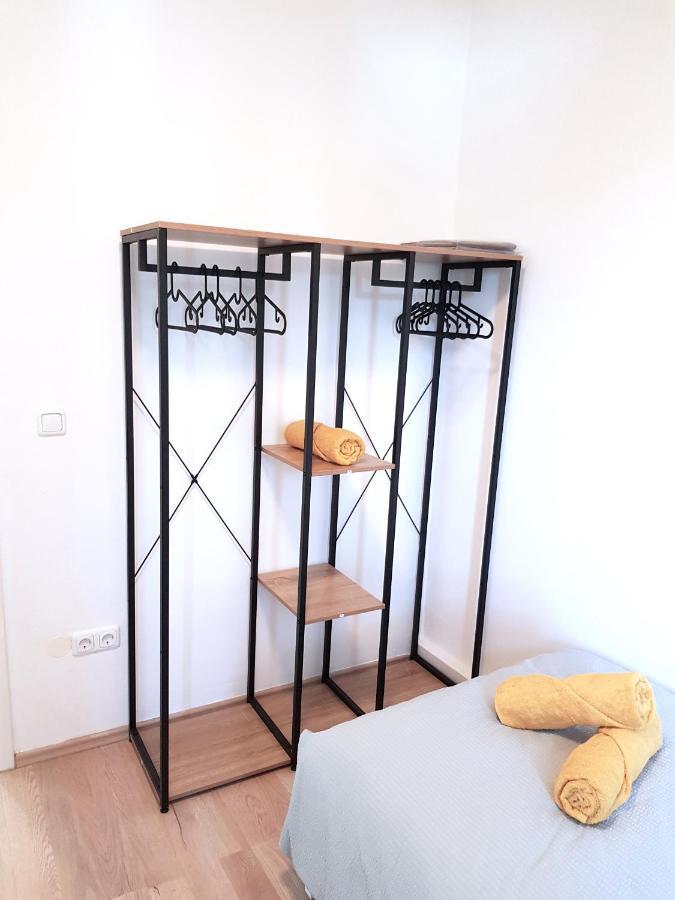 Theox No 3 Fur 5 Personen Mit Balkon Lejlighed Duisburg Eksteriør billede
